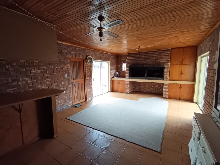 8 Bedroom Property for Sale in C Place Eastern Cape